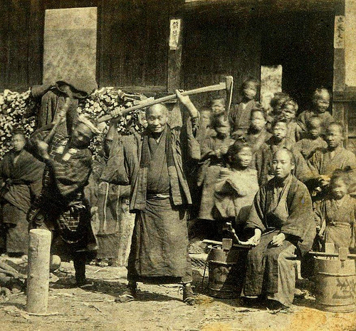 BAKUMATSU BALLYHOO -- Hamming It Up for the Camera Man On the Streets of Old Japan