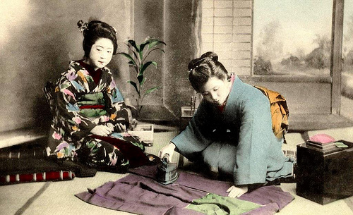 KIMONO DAYS -- Japanese Women and Their Everyday Tools